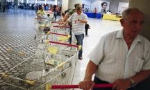 Инфлацията във Венецуела премина прага от 200%, твърди опозицията