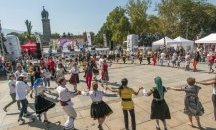 Фестивалът на розовия домат стартира с фермерски пазар в Княжеската градина
