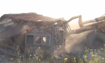 Събориха незаконни постройки в ромски квартал в Кюстендил