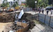 Спират строежа, ''погълнал'' кола в столицата