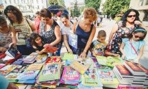 Стотици деца в Хасково получиха нова книга срещу стара хартия