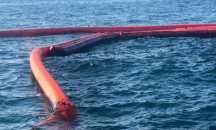 Източиха първите 10 кубика нефт от потъналия кораб край Созопол