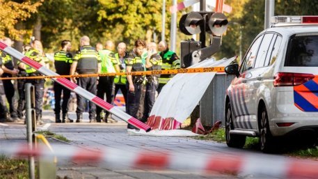 Четири деца загинаха, пометени от влак в Холандия