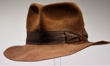 Шапката на Индиана Джоунс продадена за над 500 000 долара