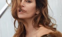 Синди Крауфорд се завърна на корица на Vogue след 30 години
