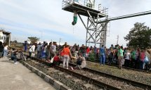 Протестите на служителите на заводите на Миню Стайков продължават