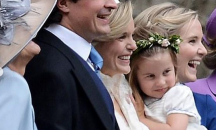 Джордж и Шарлот шафери на сватба