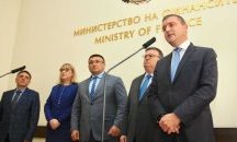 Готвят спешни промени в НК в борбата с нелегалния алкохол и цигари