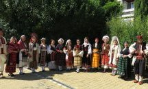 Народни носии от колекциата на еленчанин с награди от фестивала в Балчик