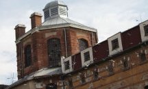 Две години затвор за мъж, осквернил националния флаг