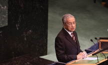 Премиерът на Малайзия предложи на шега пенсионната възраст да стане 95 години