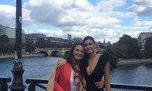 Нина Добрев заведе майка си на седмицата на модата в Париж