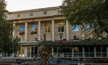 Драматичният театър в Ловеч показва три премиерни постановки