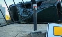 Кола се преобърна на кръстовище в Пловдив, трима за в болница