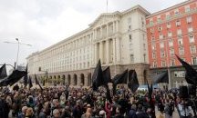 Кой иска правителството да падне