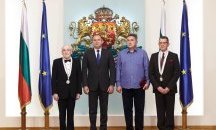 Президентът връчи ордени за отличия на изтъкнати българи