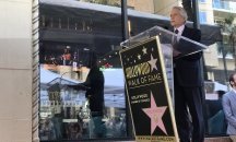 Майкъл Дъглас получи звезда на Алеята на славата