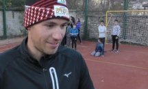 Радослав Янков дава личен пример на деца от клуб по сноуборд