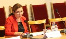 Социалният министър Зорница Русинова: Майчинството от 410 дни трябва да остане