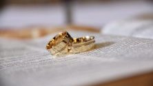 Северна Ирландия узакони абортите и еднополовите бракове