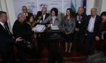 Нинова: Внасяме в НС 30 000 подписа с искане за преизчисляване на пенсиите