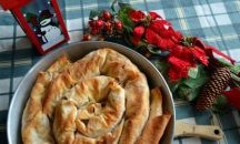 Какво се слага на трапезата на Бъдни вечер освен ястия?