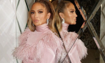 Джей Ло с полупрозрачна рокля на корицата на Variety