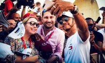 Люис Хамилтън победи в Абу Даби