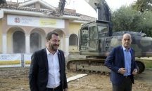 Вътрешният министър на Италия лично участва в рушенето на къща на мафията