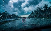 В Япония заваля черен дъжд