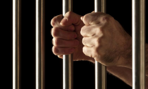 Осъдиха двама души, продавали незаконно автомати