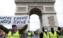 Две жертви заради протестите на „жълтите жилетки“