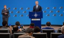 Йенс Столтенберг остава начело на НАТО още две години