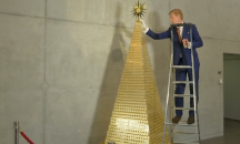 В Мюнхен направиха коледно дръвче от злато