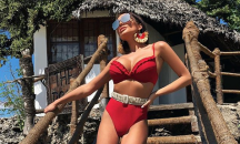 Николета се разголи в Занзибар