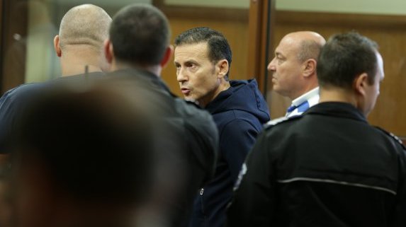 Защитата на Миню Стайков видя манипулация в проверката в затвора