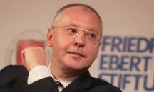 Станишев изпрати писмо до Туск заради преговорите със Северна Македония и Албания