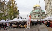 Коледен фермерски пазар отваря врати пред „Александър Невски“