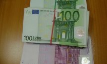Недекларирани близо 50 000 лева откриха в дамска чанта на пътничка