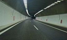 Катастрофа затруднява движението в тунел "Витиня"