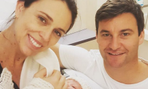 Новозеландският премиер ще бъде просто майка по Коледа