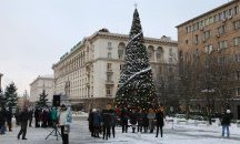 Москва подари 13-метрова елха на София