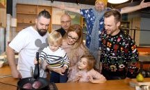 Ваня и Евгения Джаферович готвиха заедно с децата си