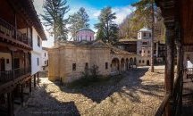 Свещеник изгони от Троянския манастир дете с аутизъм