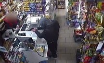 Издирват крадец, ограбил магазин във Варна