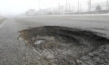 Камион пропадна в дупка в наскоро ремонтирана улица в Шумен