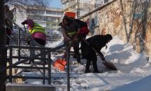 Работодателите трябва да съобразят условията на труд със студеното време