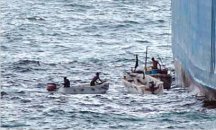 Пирати отвлякоха моряци край бреговете на Бенин
