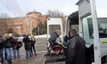 Седем нови микробуса ще превозват трудноподвижни хора