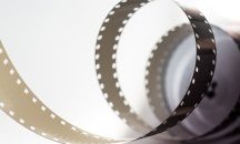 Сакскобургготски играе себе си в документалния сериал „Съ нами Бог“